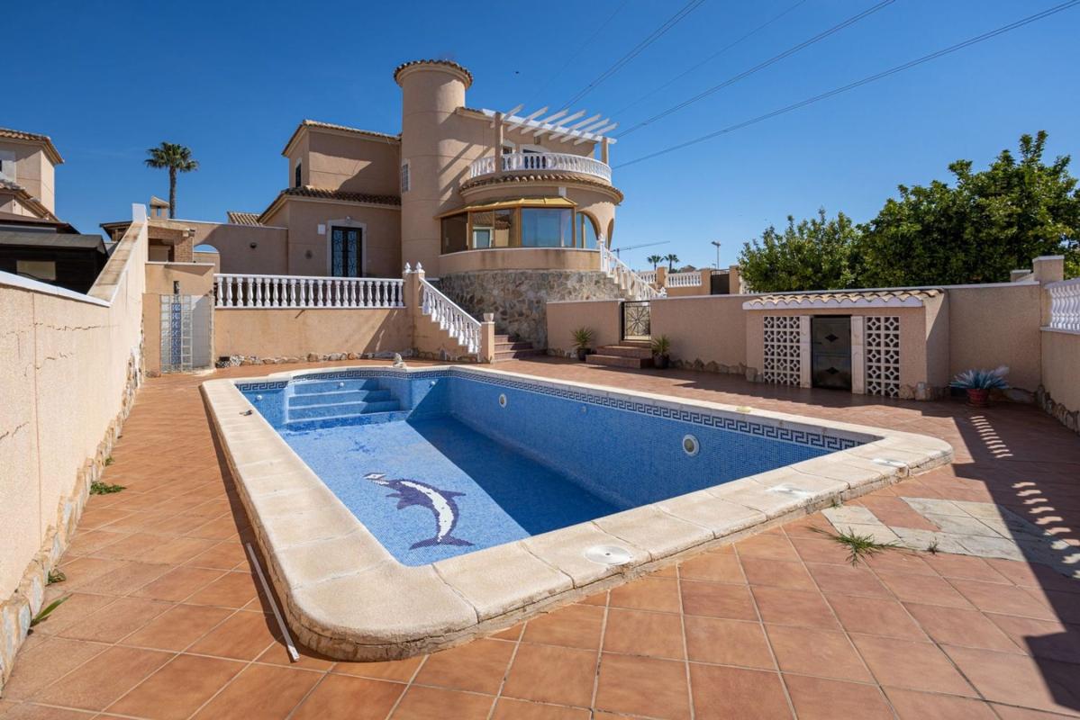 villa te koop in Benijofar | 5 slaapkamers H521397