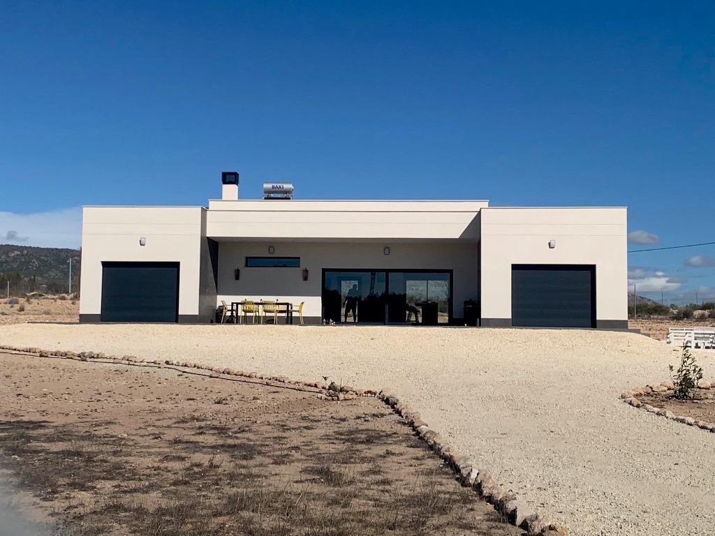 Villa te koop in Pinoso | 4 slaapkamers H7762