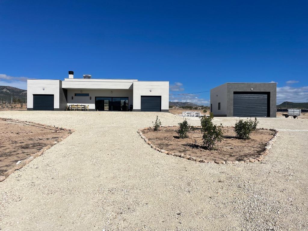 Villa te koop in Pinoso | 4 slaapkamers H7762