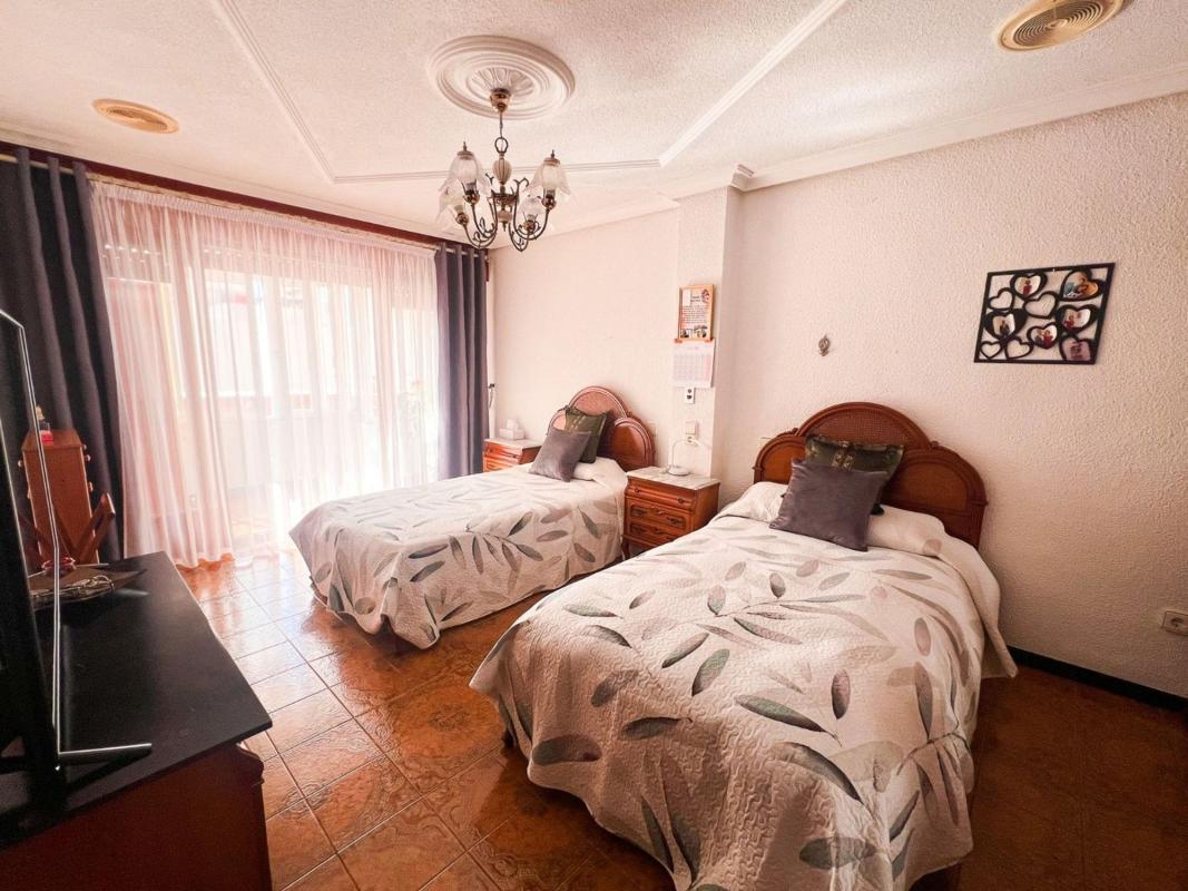 villa te koop in Guardamar del Segura | 5 slaapkamers H479699