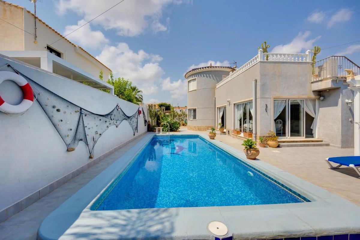 villa te koop in Orihuela | 4 slaapkamers H510508