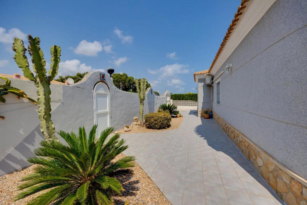 villa te koop in Orihuela | 4 slaapkamers H510508