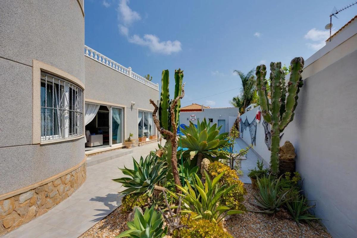 villa te koop in Orihuela | 4 slaapkamers H510508