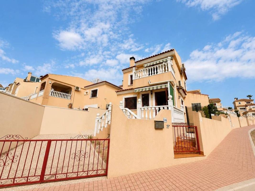 villa te koop in Orihuela | 2 slaapkamers H565398