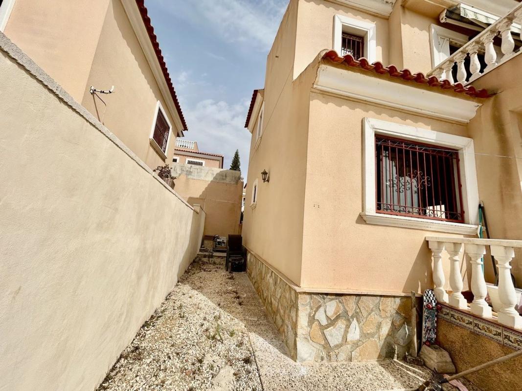 villa te koop in Orihuela | 2 slaapkamers H565398