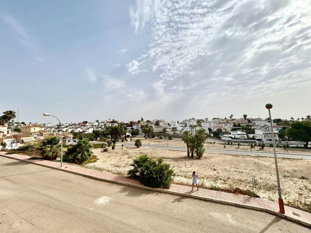 villa te koop in Orihuela | 2 slaapkamers H565398