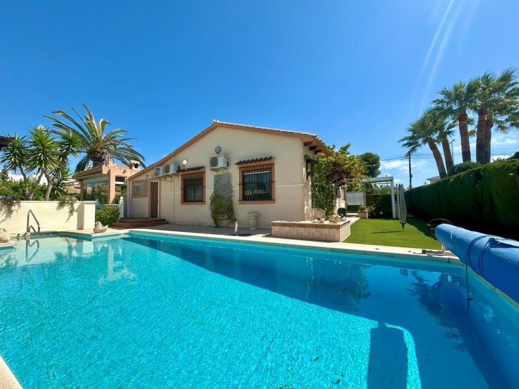 villa te koop in Orihuela | 3 slaapkamers H619010