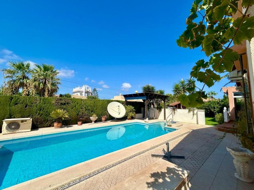 villa te koop in Orihuela | 3 slaapkamers H619010