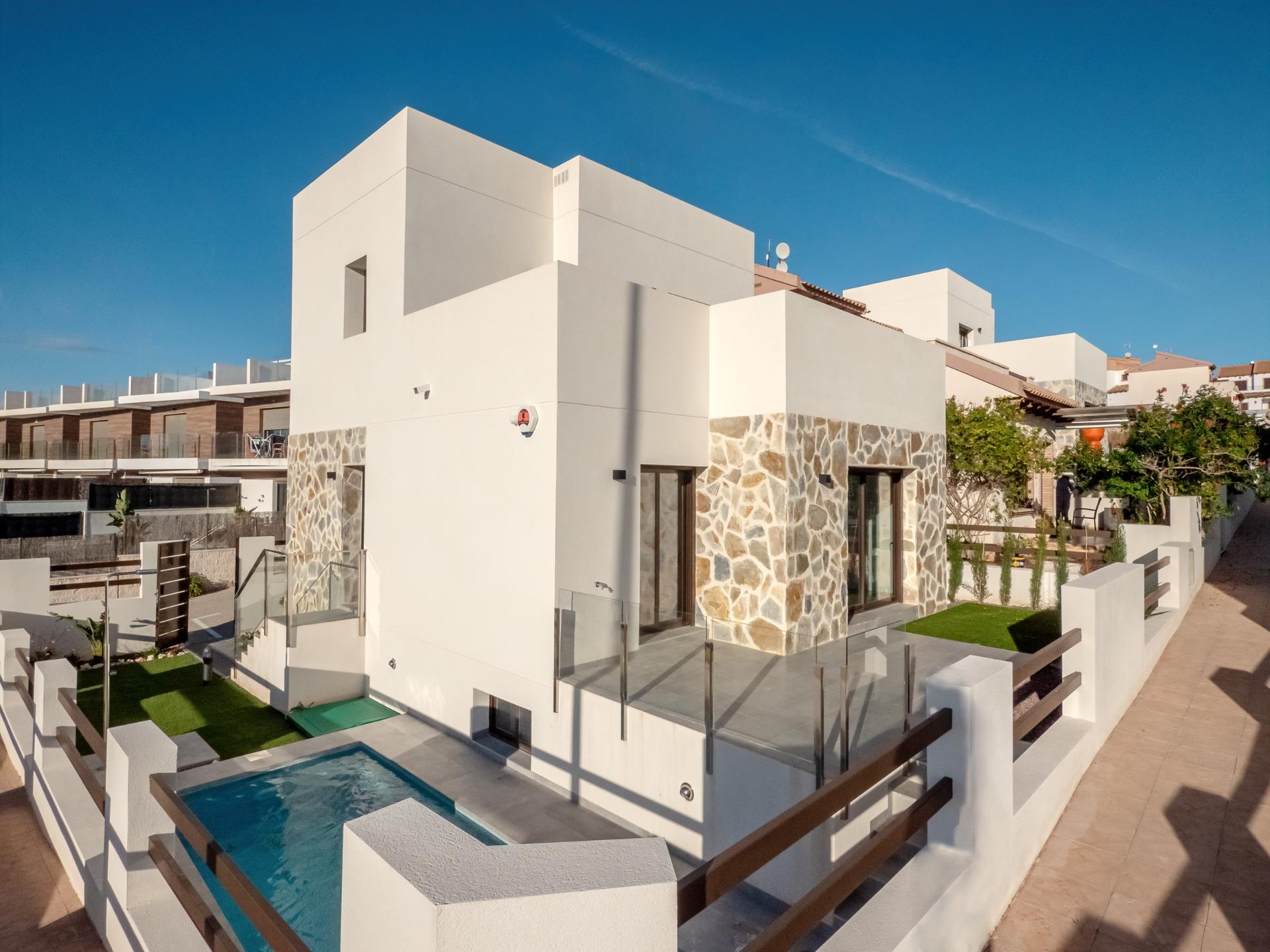 Villa for sale in Orihuela Costa | 3 bedrooms H5840