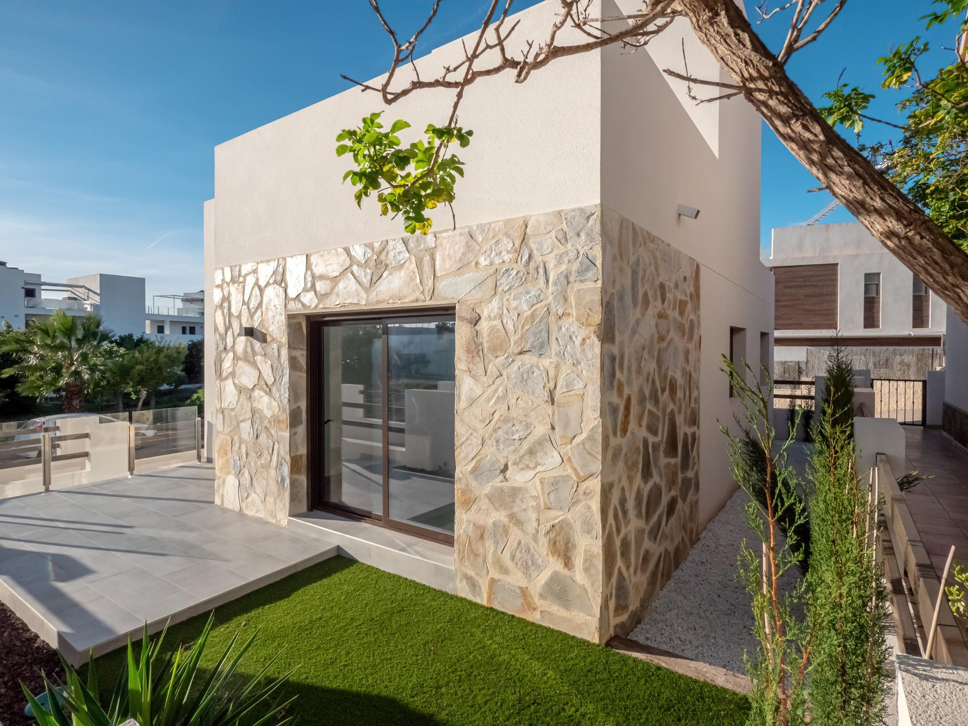 Villa for sale in Orihuela Costa | 3 bedrooms H5840