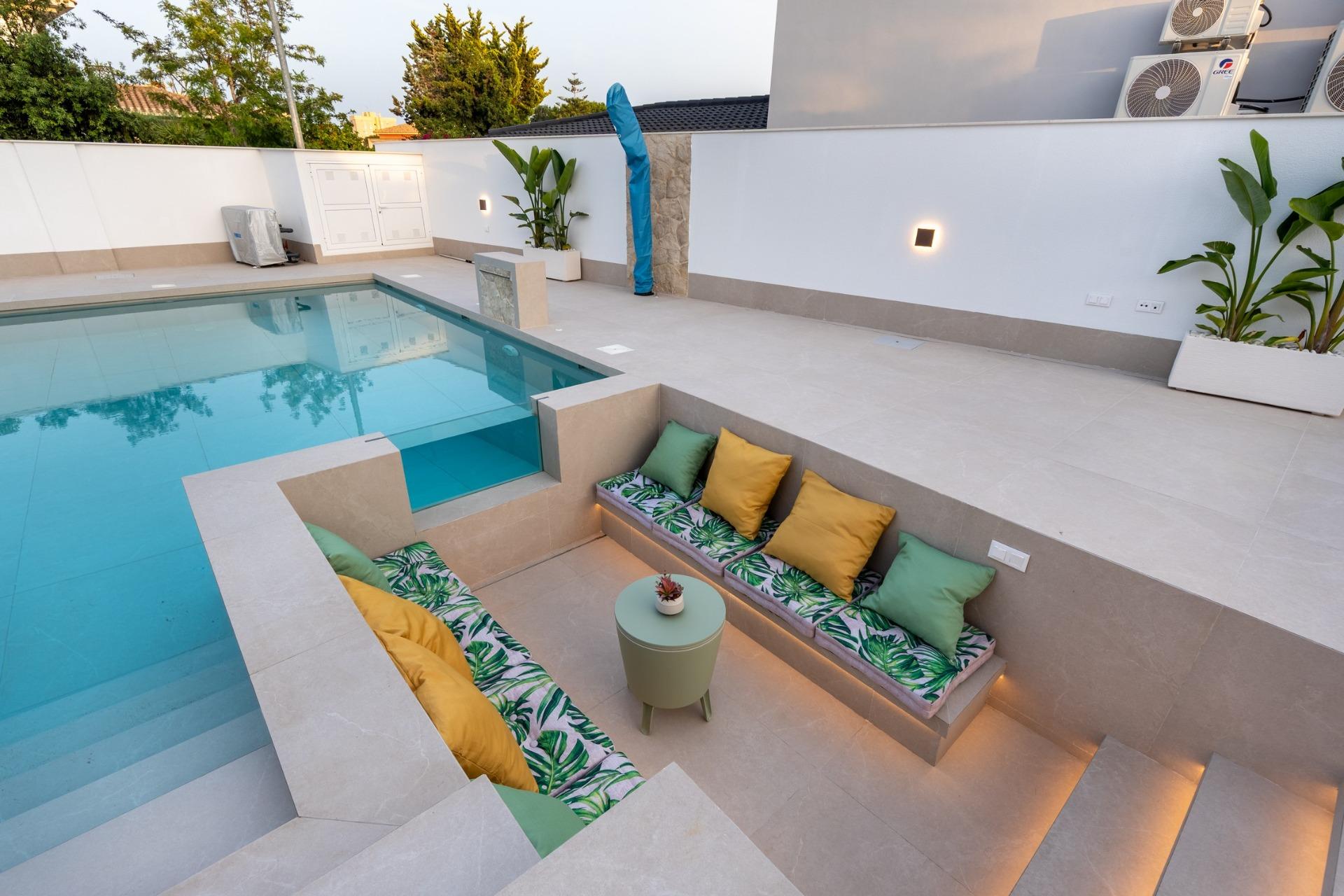 Villa te koop in Orihuela Costa | 4 slaapkamers H9041