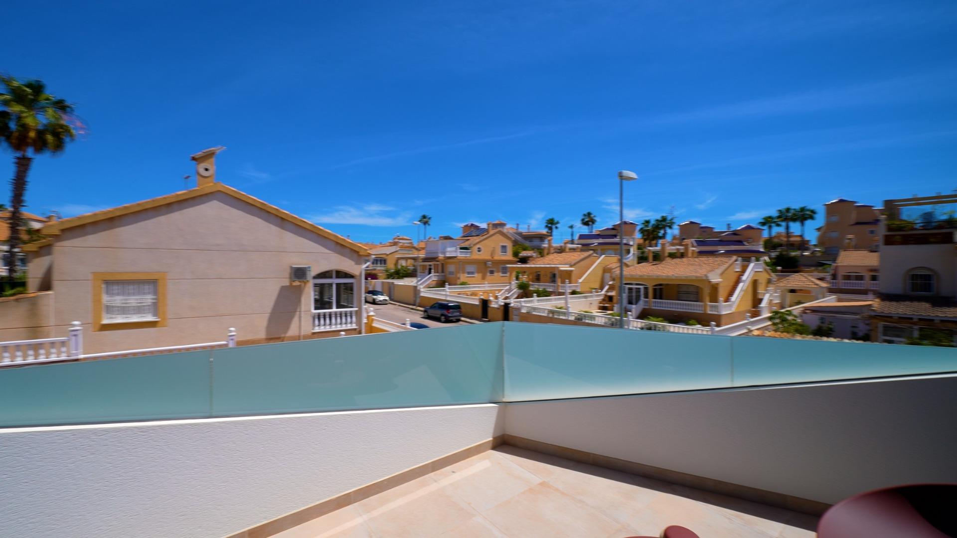 Villa te koop in Orihuela Costa | 3 slaapkamers H9085