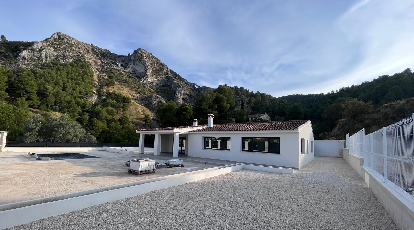 Villa te koop in Penaguila | 3 slaapkamers H9099