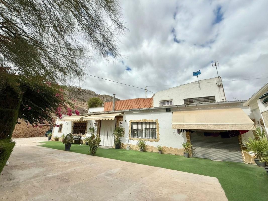 villa te koop in Petrer | 5 slaapkamers H621111