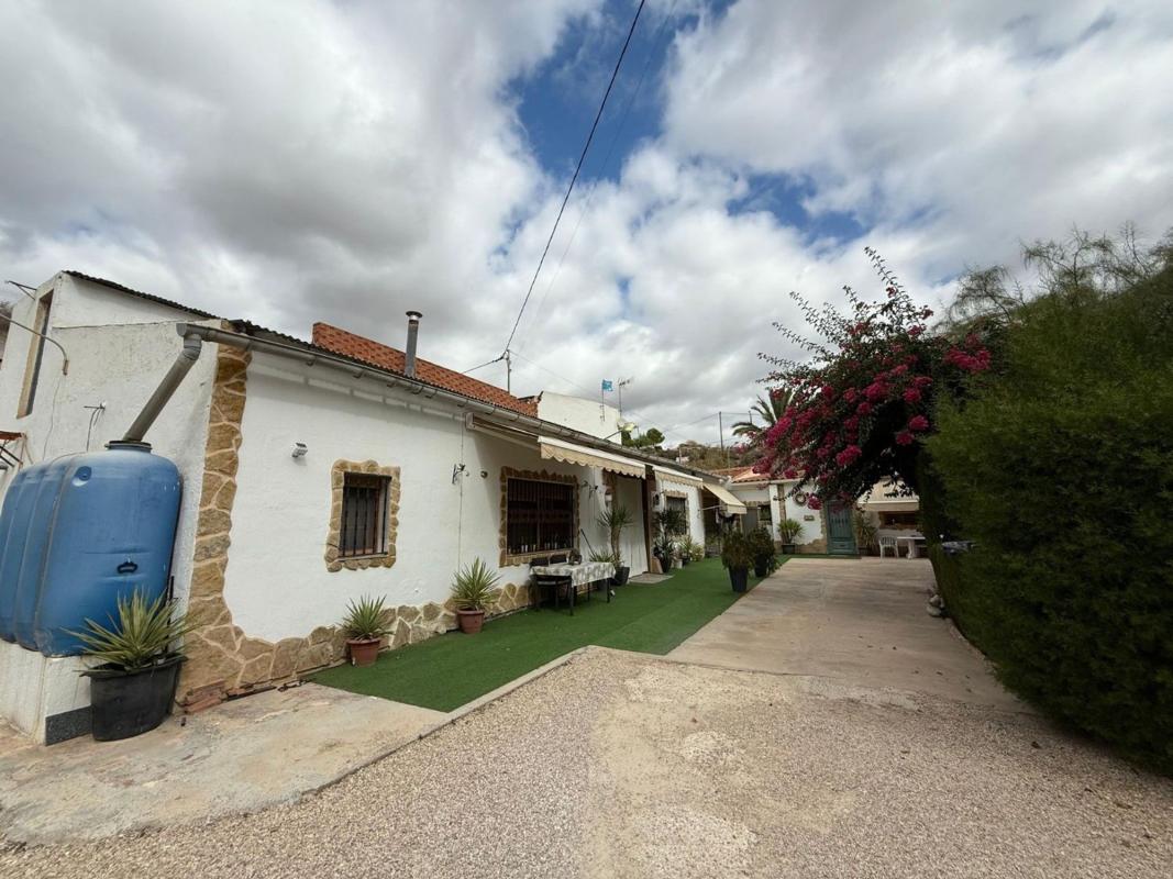 villa te koop in Petrer | 5 slaapkamers H621111
