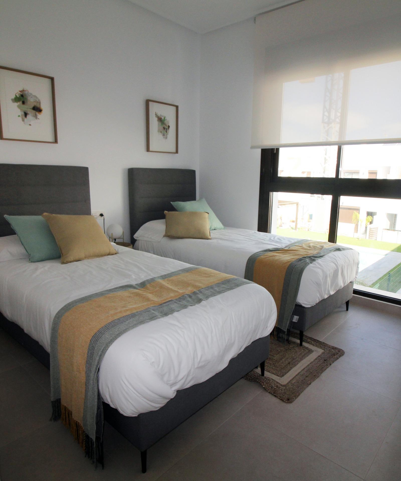 Villa te koop in Pilar de La Horadada | 4 slaapkamers H8979