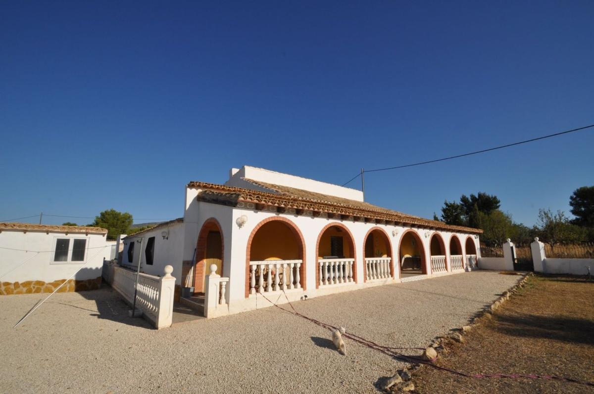 villa te koop in Pinoso | 8 slaapkamers H578346
