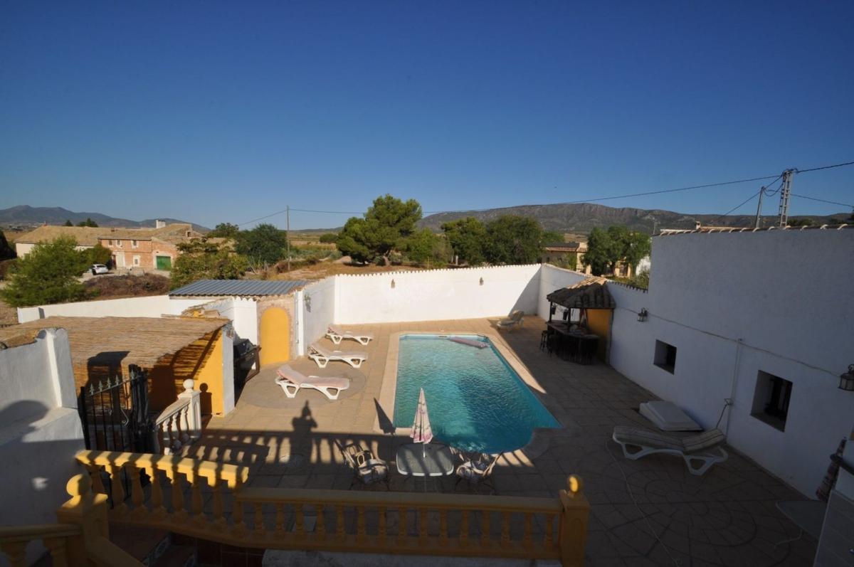 villa te koop in Pinoso | 8 slaapkamers H578346