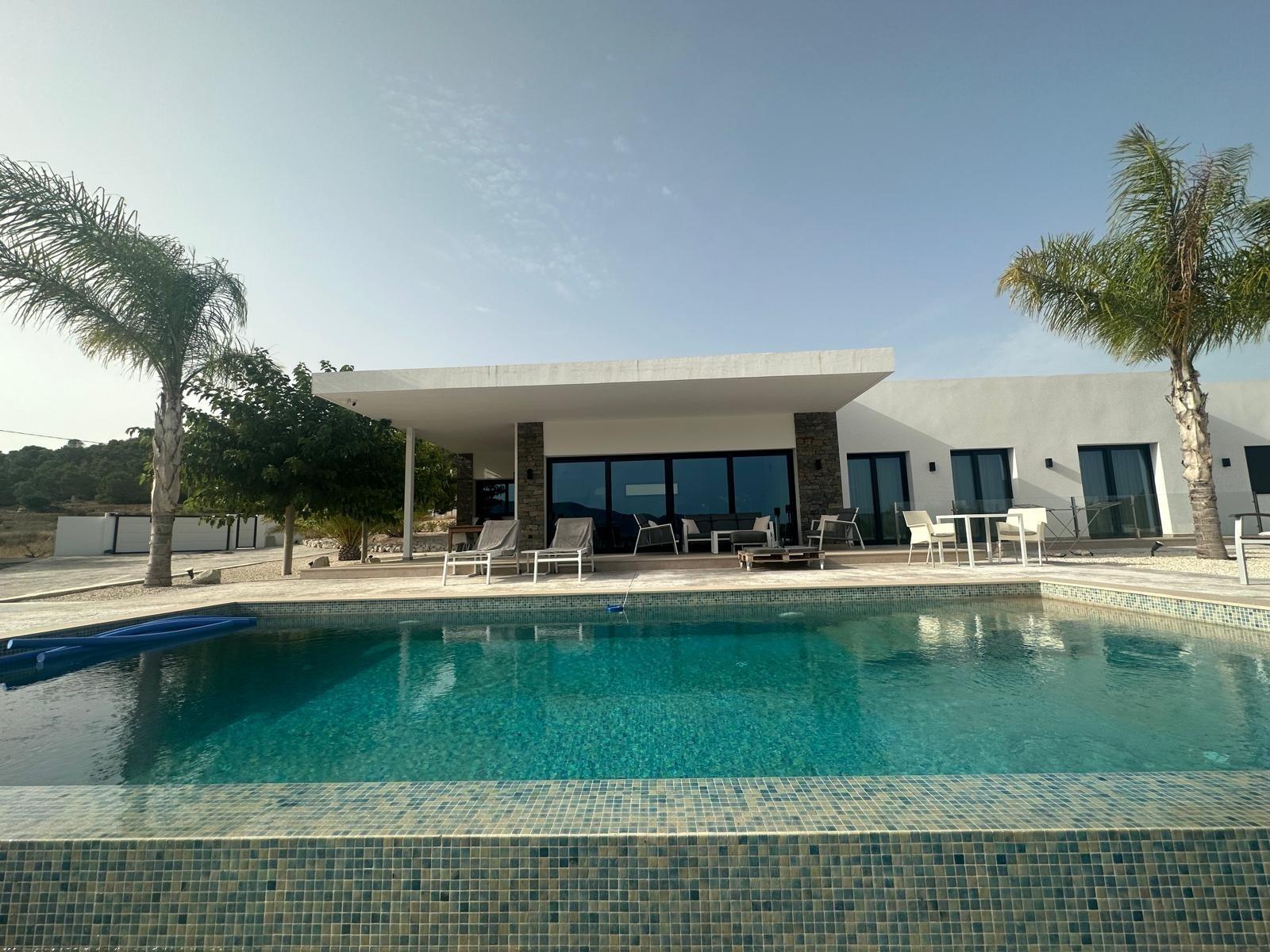 Villa te koop in Pinoso | 3 slaapkamers H9952
