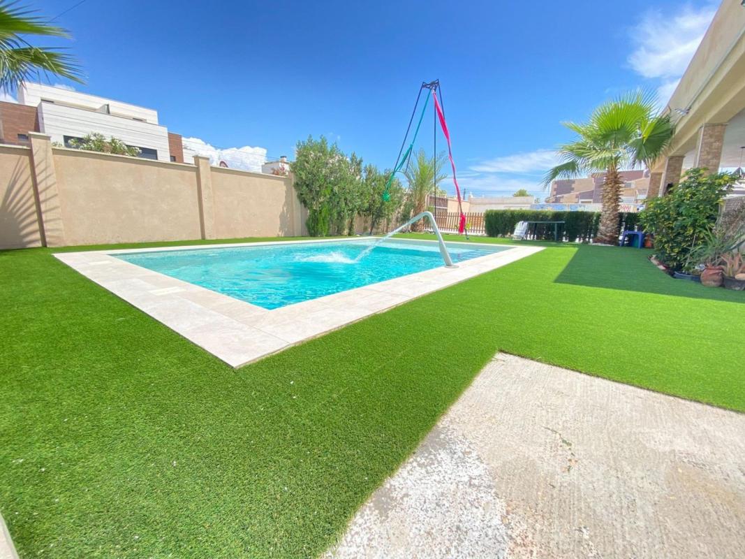 villa te koop in Torrevieja | 3 slaapkamers H537165