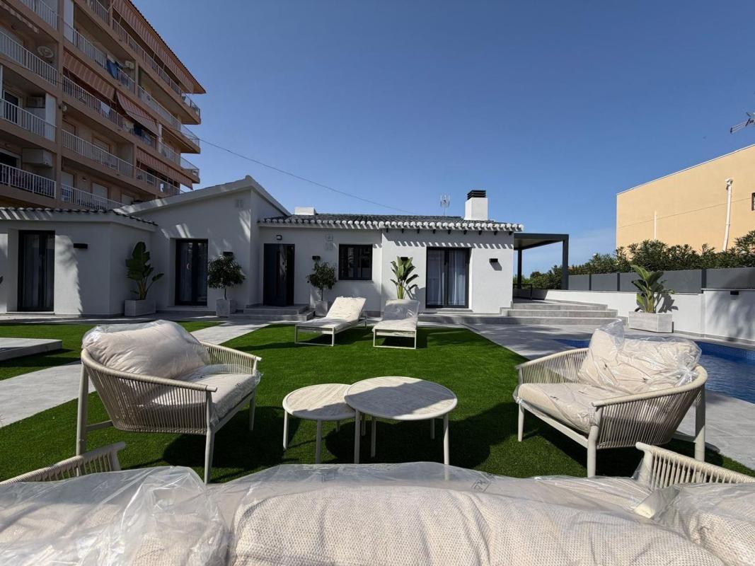 villa te koop in Torrevieja | 4 slaapkamers H579644