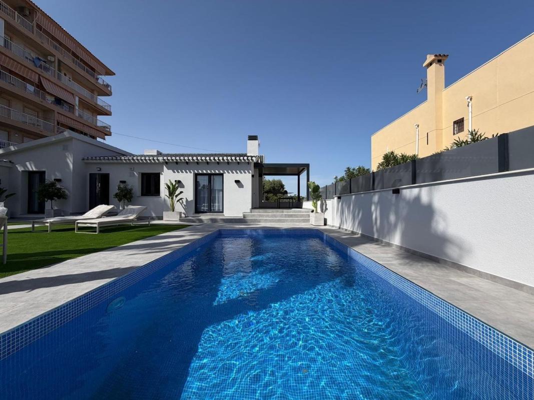 villa te koop in Torrevieja | 4 slaapkamers H579644
