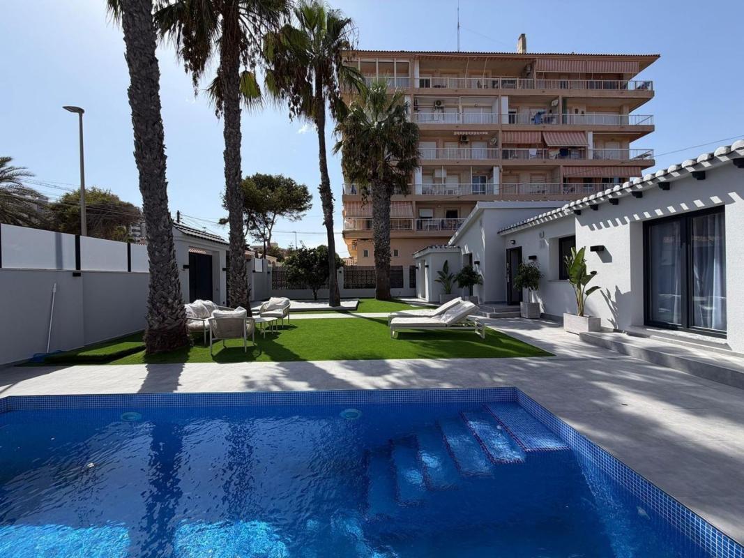 villa te koop in Torrevieja | 4 slaapkamers H579644