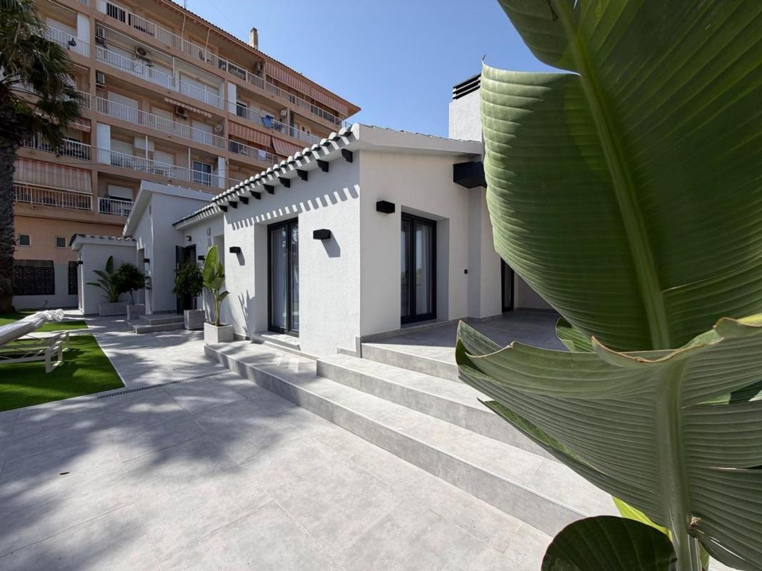 villa te koop in Torrevieja | 4 slaapkamers H579644