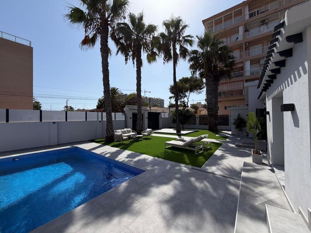 villa te koop in Torrevieja | 4 slaapkamers H579644