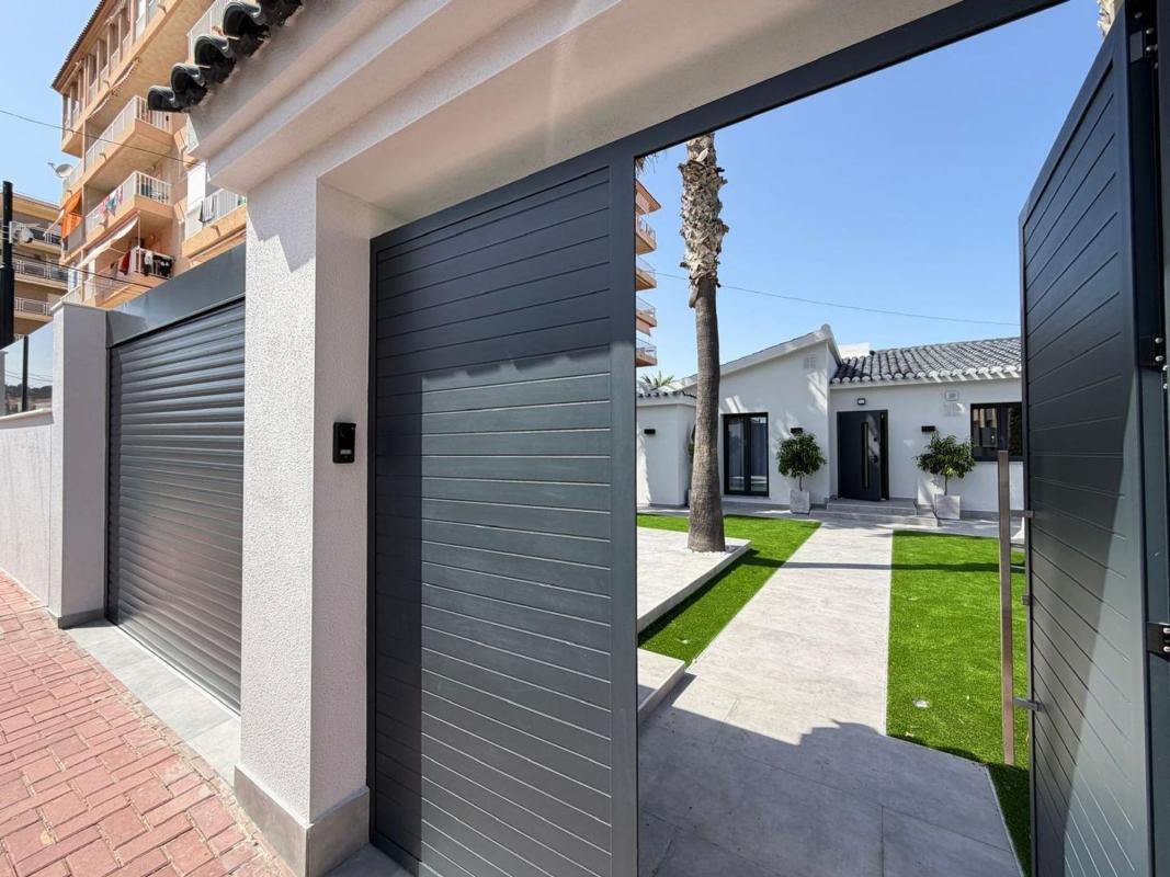 villa te koop in Torrevieja | 4 slaapkamers H579644