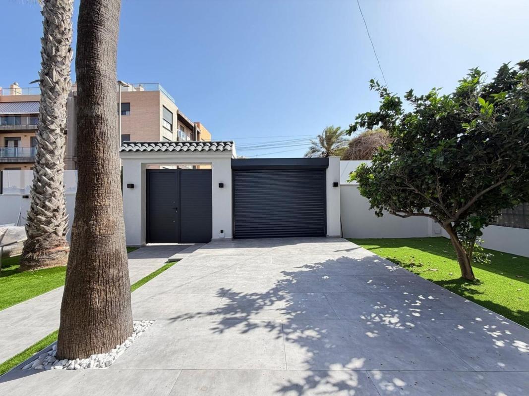 villa te koop in Torrevieja | 4 slaapkamers H579644