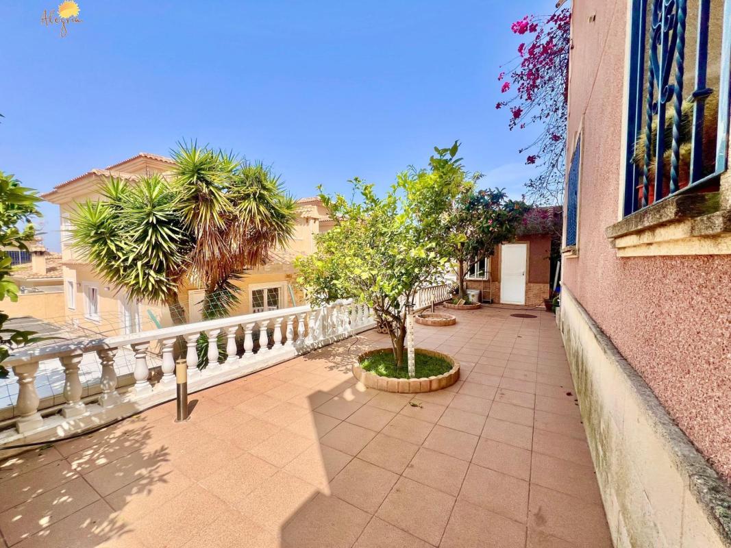 villa te koop in Torrevieja | 3 slaapkamers H604287
