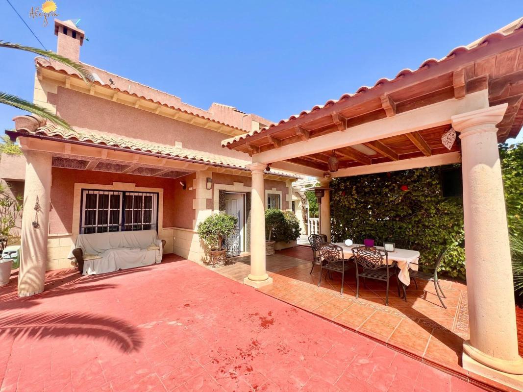 villa te koop in Torrevieja | 3 slaapkamers H604287
