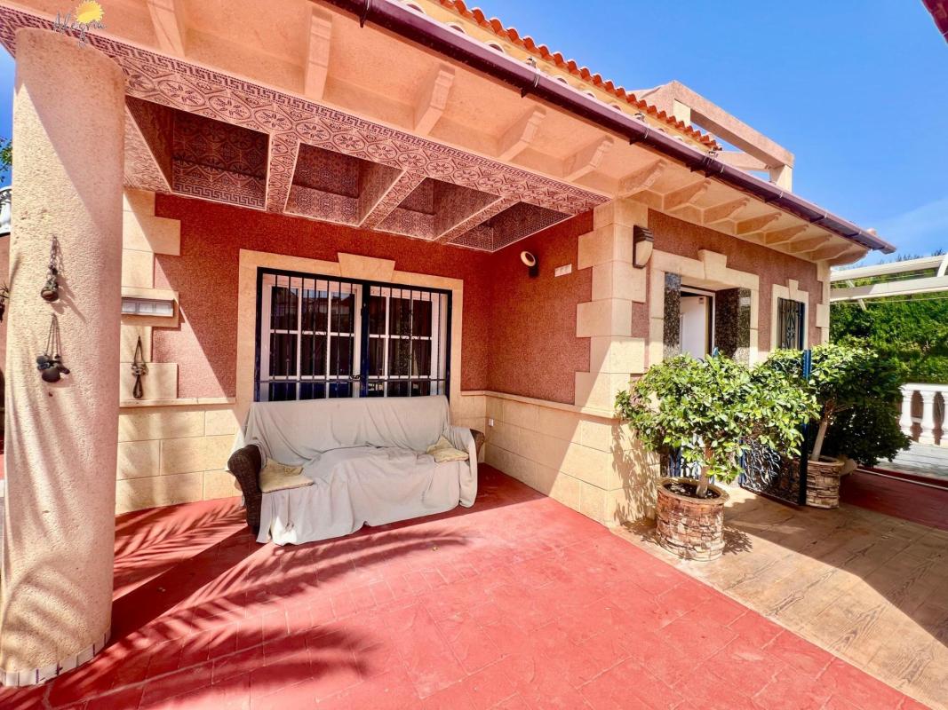 villa te koop in Torrevieja | 3 slaapkamers H604287