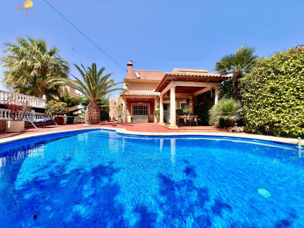 villa te koop in Torrevieja | 3 slaapkamers H604287