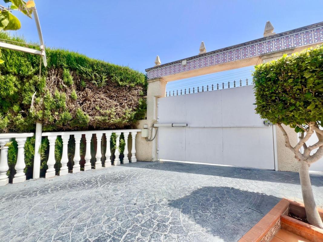 villa te koop in Torrevieja | 3 slaapkamers H604287