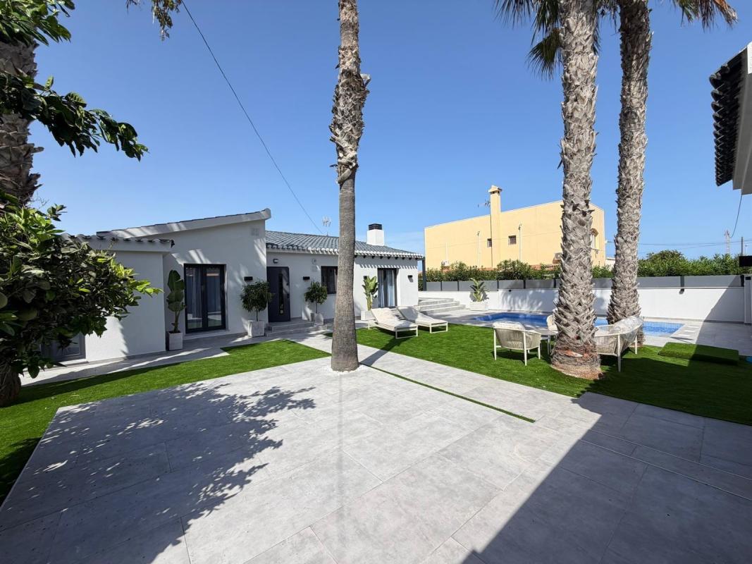 villa te koop in Torrevieja | 4 slaapkamers H604349