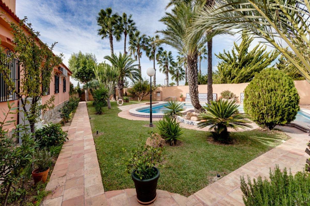 villa te koop in Torrevieja | 5 slaapkamers H644632