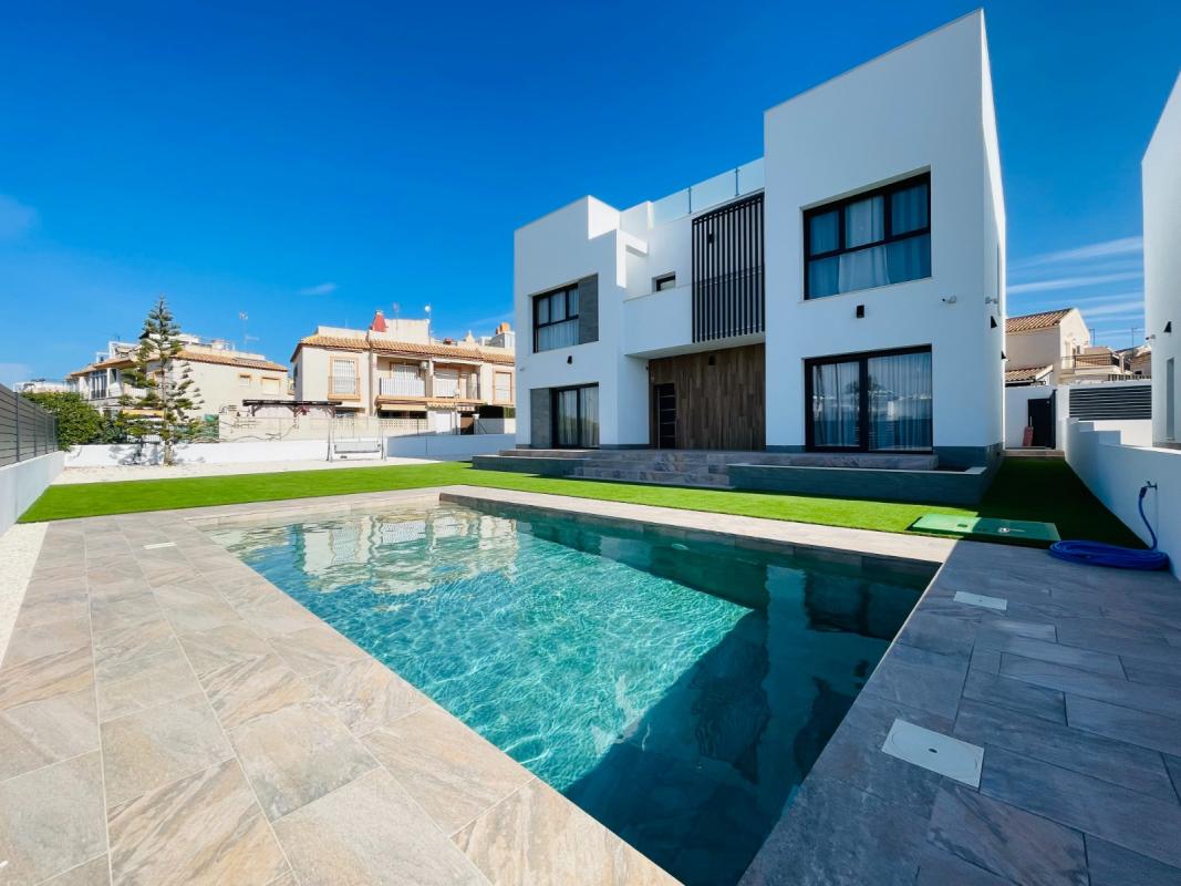 Villas te koop in Torrevieja | 5 slaapkamers H422450